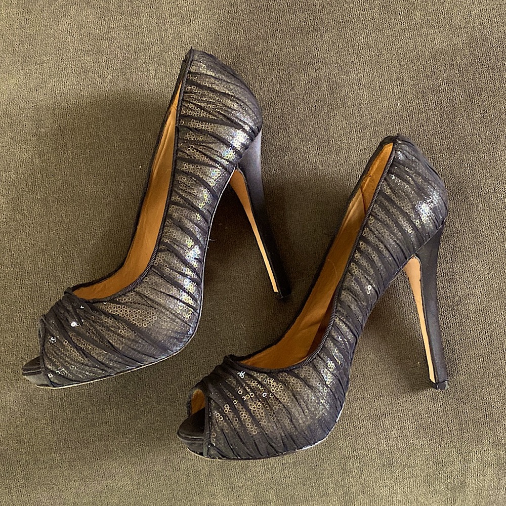 Badgley Mischka 9.5 peep toe heel